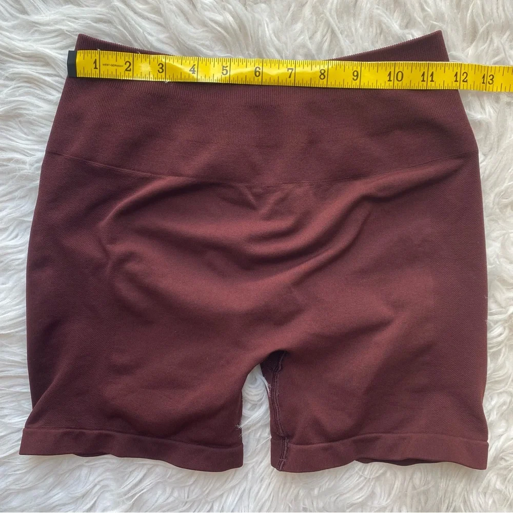 Alphalete Amplify Short 4.5” Women’s Size Medium Sangria - Picture 3 of 12